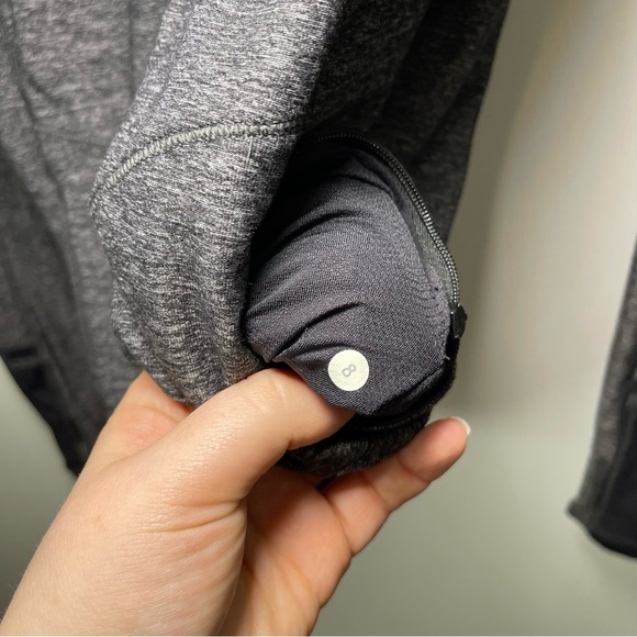 *Sold* Lululemon women's Charcoal Pace pusher 1/2 zip up long sleeve top 8 - Picture 7 of 10
